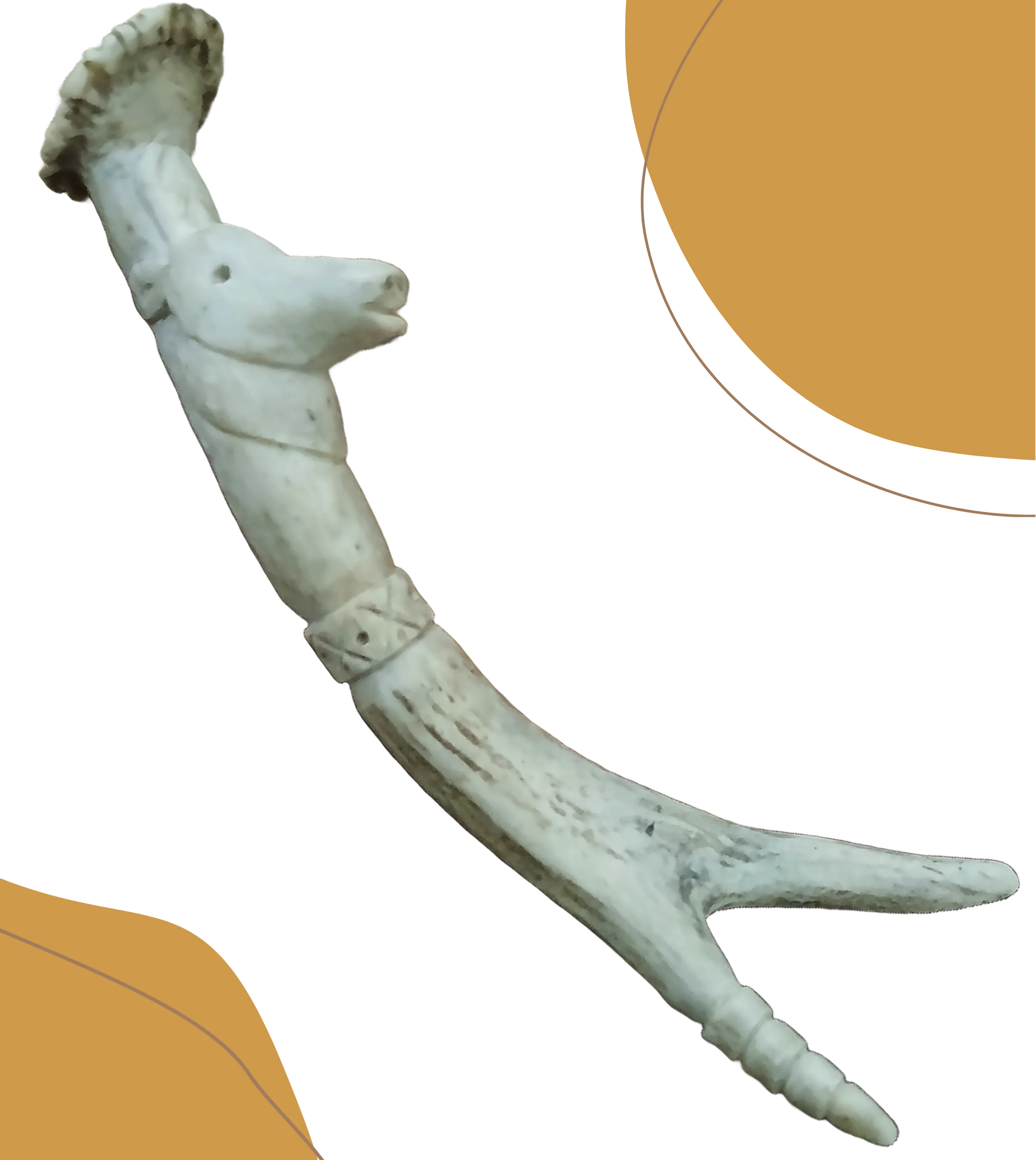 Cuerno de venado tallado