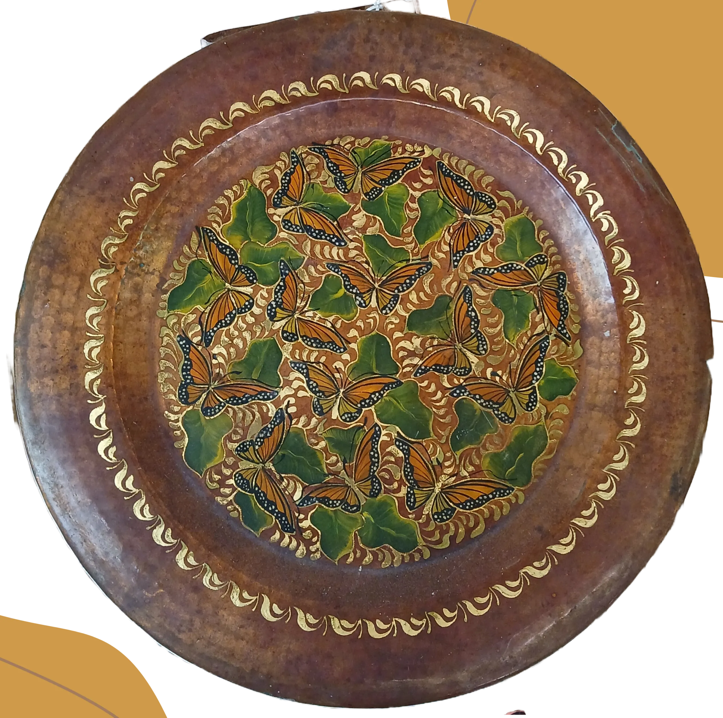 Plato de cobre con mariposas