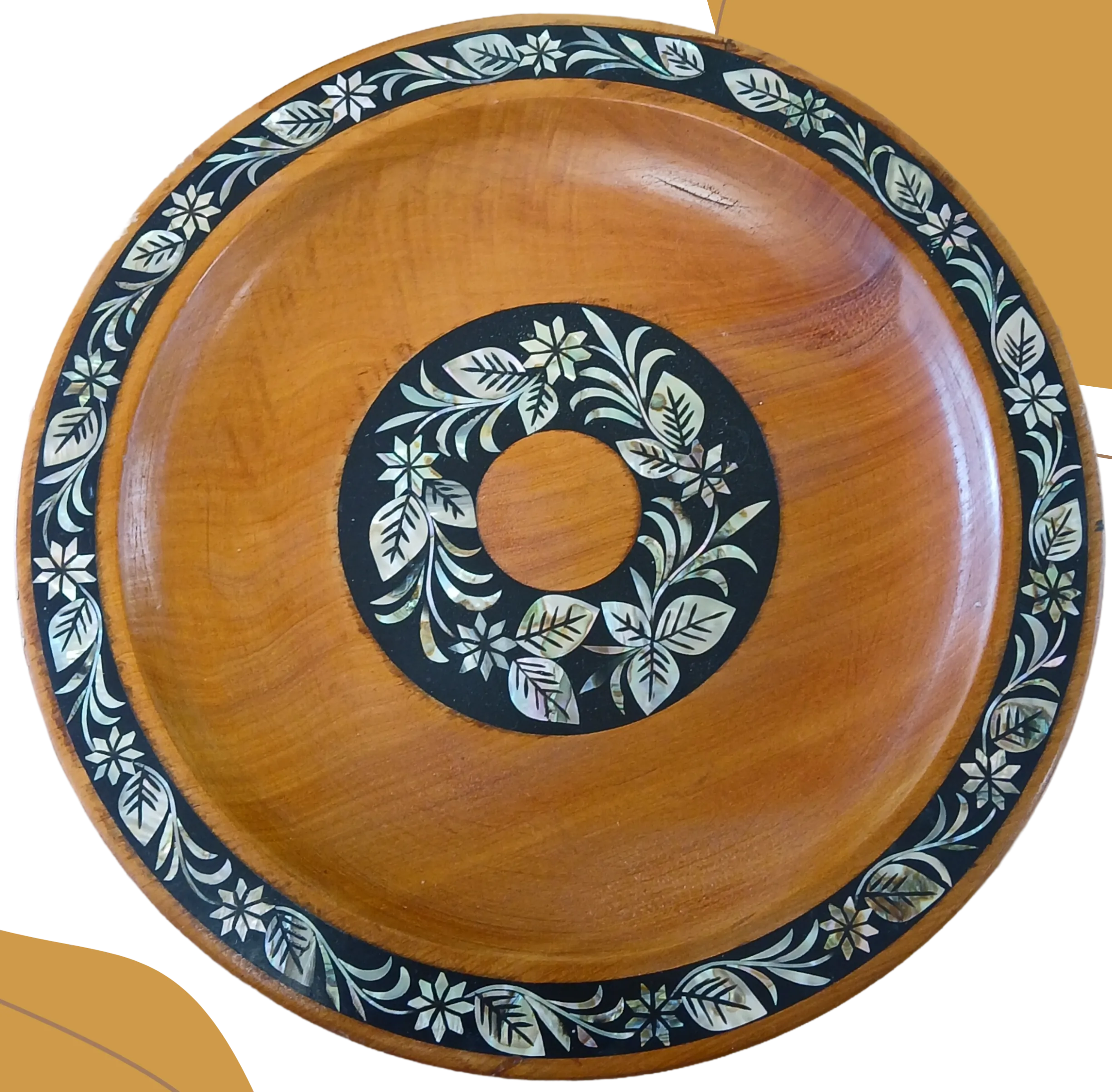 Plato de madera con incrustaciones de concha de abulón